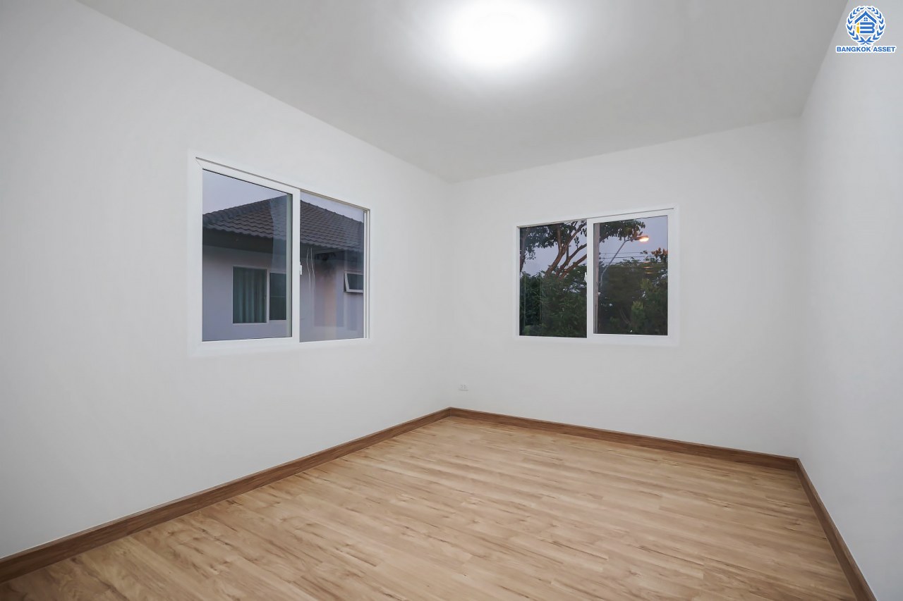 บ้านเดี่ยวมือสองนนทบุรี โครงการ ชัยพฤกษ์ ปิ่นเกล้า-กาญจนาฯ ถนนเมน วิวสวย หลังมุม จากแบรนด์คุณภาพ LH เนื้อที่ 75.8 ตร.ว. ฟังก์ชัน 3 ห้องนอน 3 ห้องน้ำ 1 ห้องอเนกประสงค์ จอดรถได้ 2 คัน บนทำเลศักยภาพ ใกล้เซ็นทรัลเวสต์เกต ทางด่วน "กาญจนาภิเษก" รถไฟฟ้าสายสีม่วง "สถานีตลาดบางใหญ่"